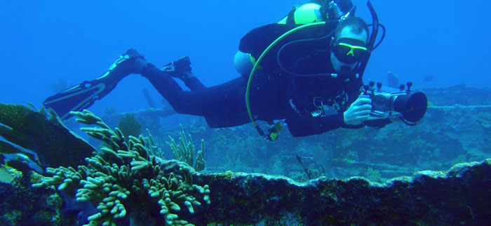 diving a shipwreck in Florida Keys National Marine Sanctuary